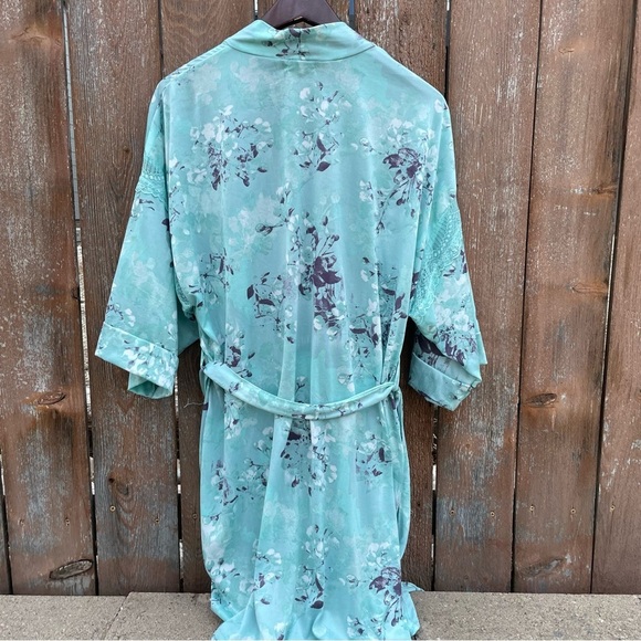 AMBRIELLE Women's Teal Floral Lacy Short Sleeve Bath Robe Belt Size Large - Picture 9 of 12